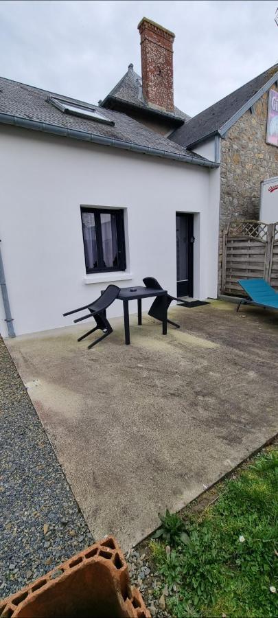 Gites De L'Archange Courtils Exterior foto